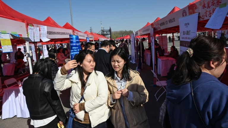 中國經濟現狀：富豪財富縮水 失業率持續上升