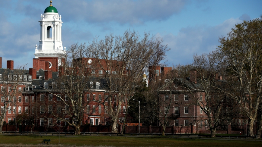 陷入爭議並被調查 哈佛大學今年申請者減少