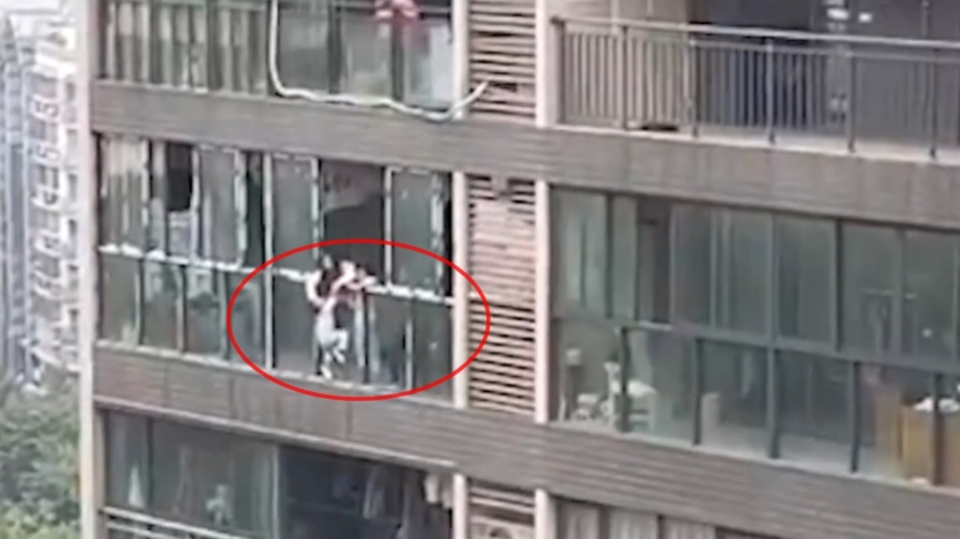 重慶3歲童被母親從22層高樓扔下慘死（視頻）