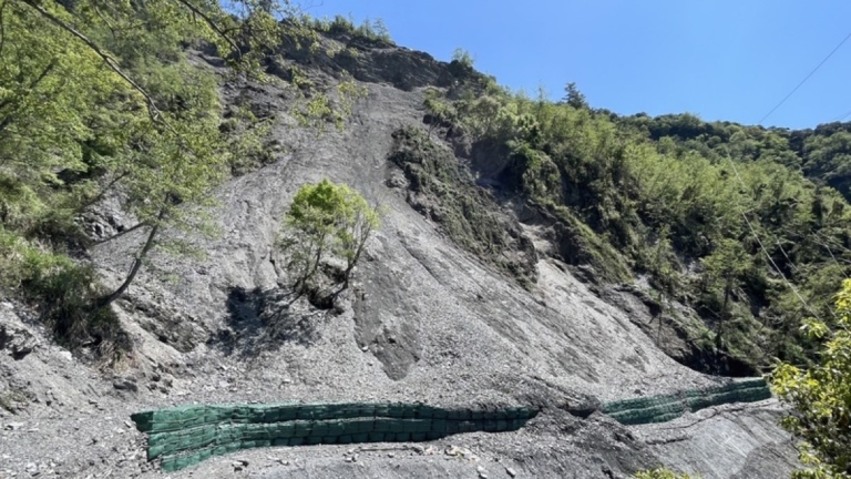 地震後可以照常爬山？ 國家公園署：強烈建議避免