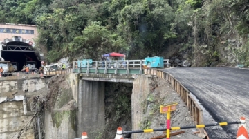 下清水橋鋼便道搶修完成 晚間6時開放小型車