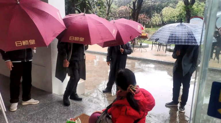 廣東殘疾訪民遭圍攻昏迷 輪椅被掀翻