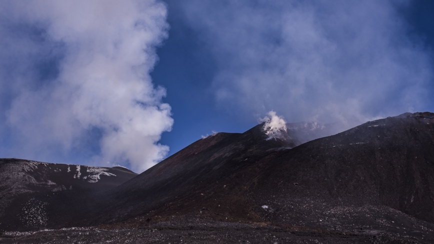 埃特纳火山吐泡泡 巨型空中魔戒让全球赞叹