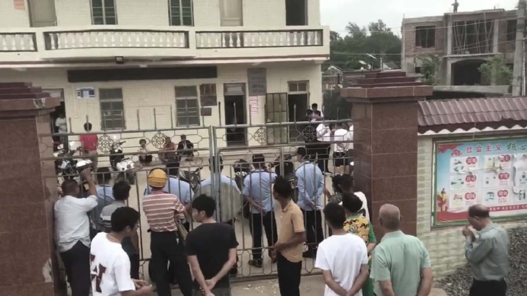 廣東強徵地：公安將村民困在村委 強制簽字（視頻）