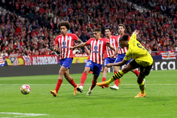 MADRID, SPAIN - APRIL 10: Sebastien Haller of Borussia Dortmund scores his team's first goal during the UEFA Champions League quarter-final first leg match between Atletico Madrid and Borussia Dortmund at Civitas Metropolitano Stadium on April 10, 2024 in Madrid, Spain. (Photo by Clive Brunskill/Getty Images)