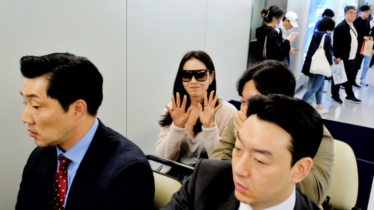孫藝珍訪台行程不公開 現身機場粉絲旅客搶拍