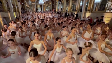 美丽更开心 353名芭蕾舞选手纽约创世界纪录