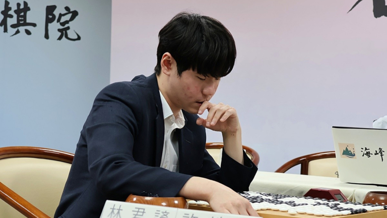 台灣名人賽決賽：林君諺一波三折 半目險勝許皓鋐