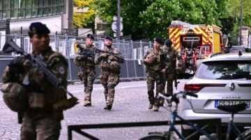 传炸弹客闯入伊朗驻法国领事馆 警方逮捕一名男子