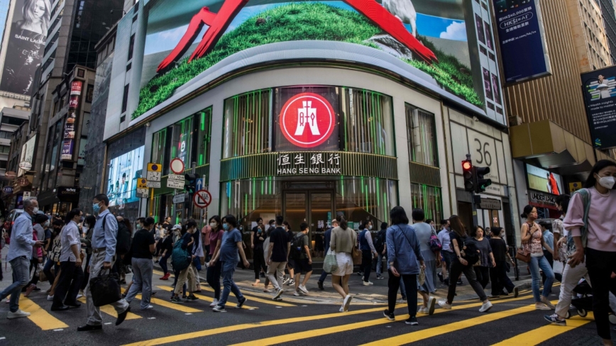 中国经济恶化冲击香港 200名银行家被裁员