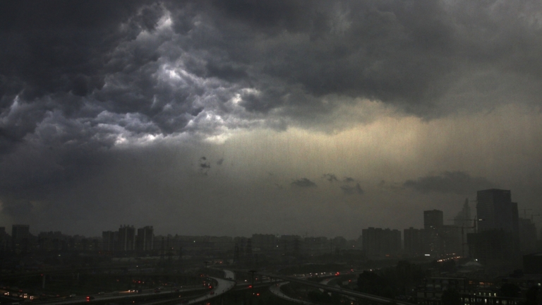 北京冰雹雷電交加 火流星爆炸 分析：天象示警