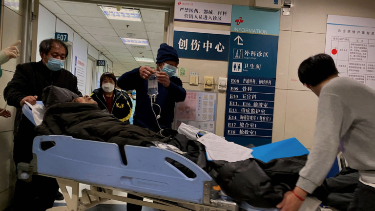 疫情肆虐中國 隨地倒猝死現象增多