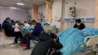 【新闻周刊】中国疫情持续 并发症频传 党员接连病亡
