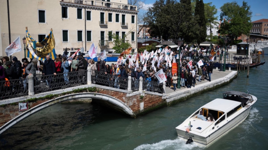 威尼斯徵入城費 首日1.5萬人買票 居民抗議