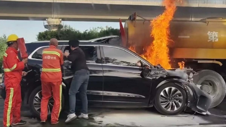 華為電動車追尾爆炸3死 家屬維權無門（視頻）