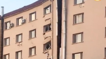 【中国一分钟】哈尔滨楼房突裂开 引爆舆论后连夜拆除