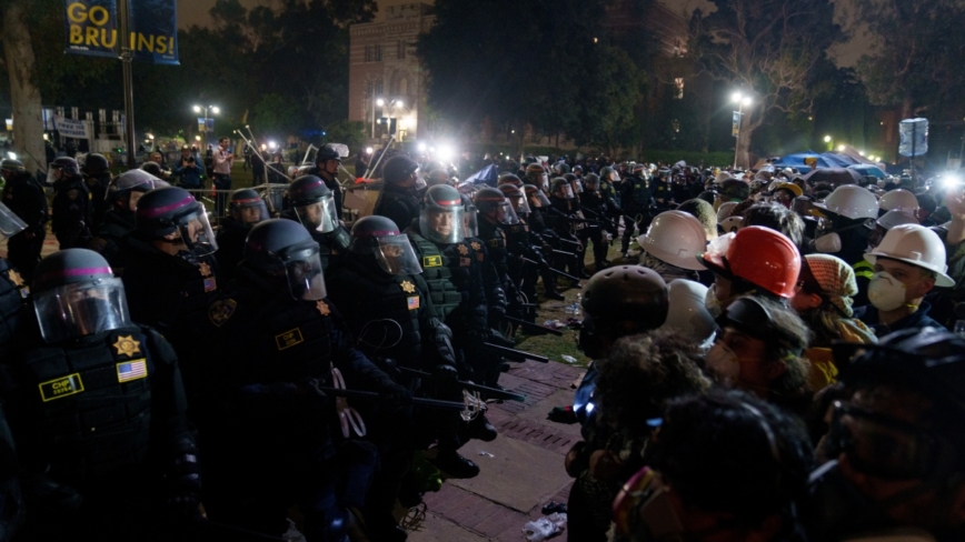 警方拆除UCLA校園親巴營地 上百人被捕