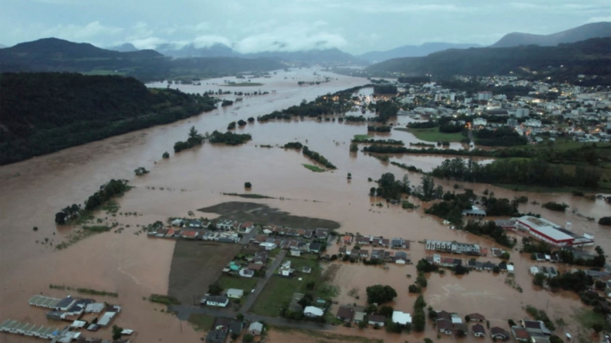 巴西南大河州暴雨成灾 至少32死60人失踪