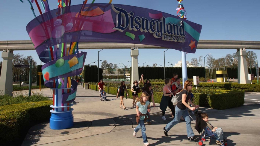 迪士尼乐园迎旅游旺季 推出优惠三日票
