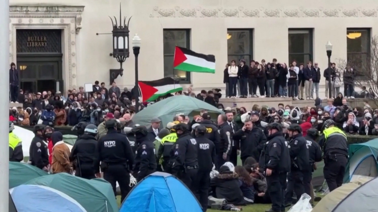 美校園示威2千人被捕 警方：背後疑有人操縱