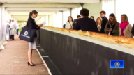 140米！法国打破“最长法棍面包”世界纪录