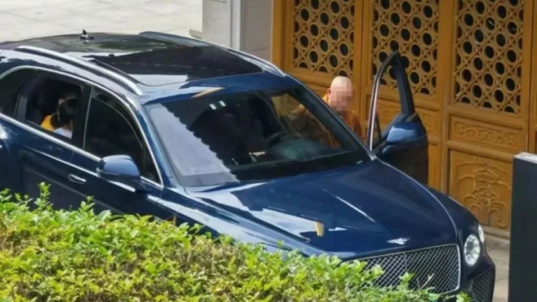 浙江和尚開豪車載女眷出入寺廟 官方闢謠引質疑