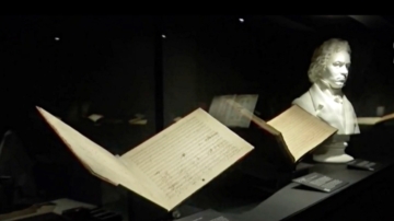 《第九交响曲》面世两百年 贝多芬手稿展出