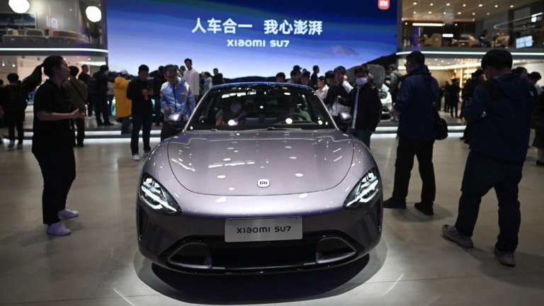 【財經100秒】雷軍：看完北京車展絕望 中國車企全靠矇