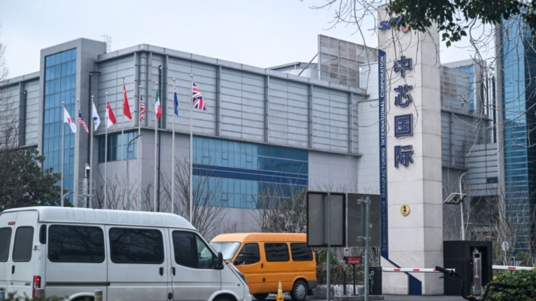低價搶單 中芯國際首季淨利潤大跌近七成