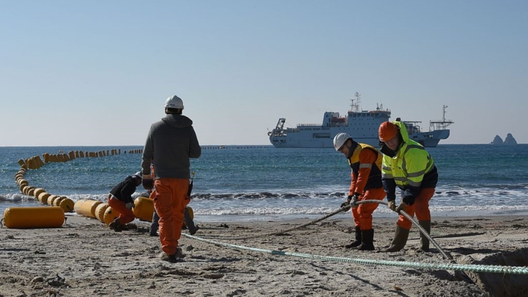 美中「深海戰」 全球海底電纜計劃避開中國