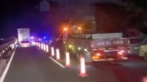 5月17日兩岸掃描 京哈高速橋梁坍塌 現場吊車待命 民眾受驚