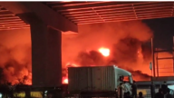 杭州工廠突發大火 火光沖天 濃煙滾滾（視頻）