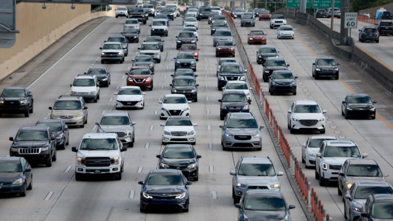 你的車令你身體不適？新研究揭車內有害物