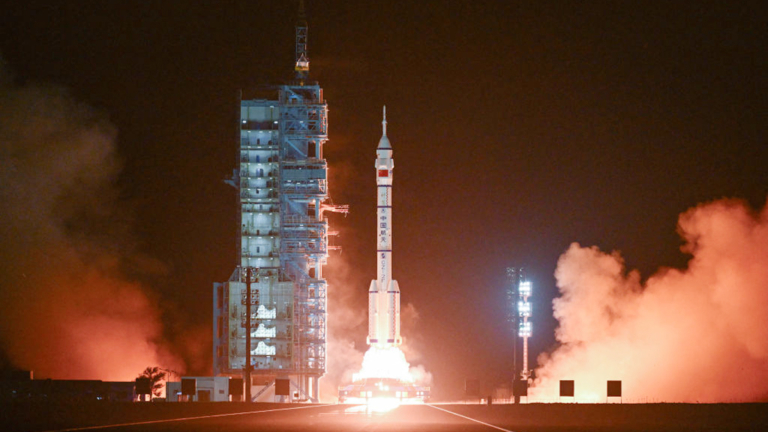 中共漫遊衛星四處「檢查」 太空環境日趨緊張