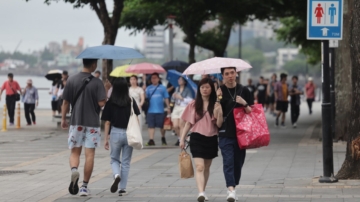 菲東海面熱帶低氣壓 最快今晚生成今年首颱「艾維尼」