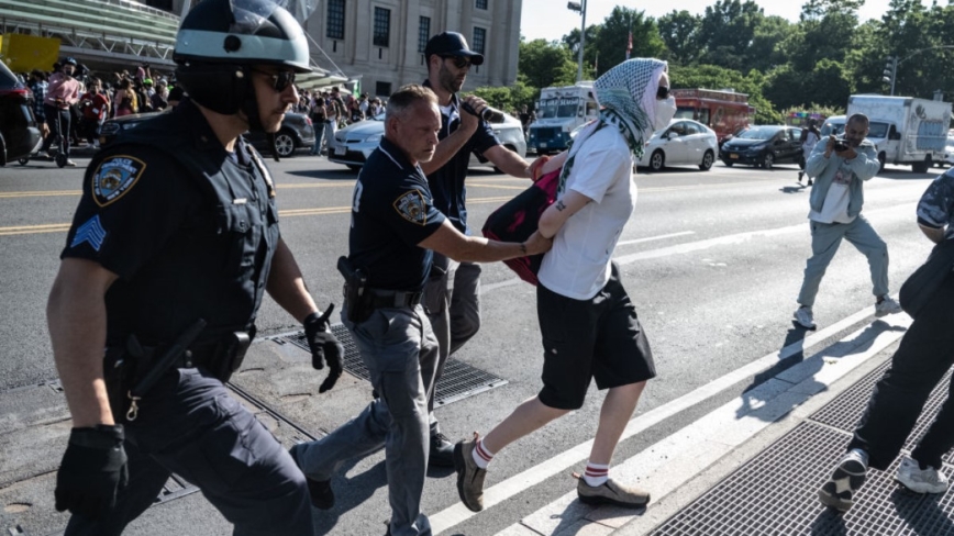 示威者占博物馆 纽约市警拘留近30亲巴勒斯坦人