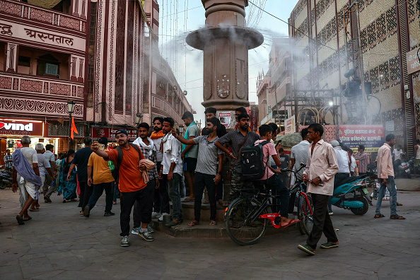 印度热爆！北方邦最后投票日33选务人员中暑亡