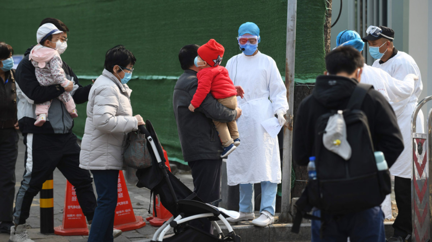 中國校園爆發疫情 不少孩子白肺住院
