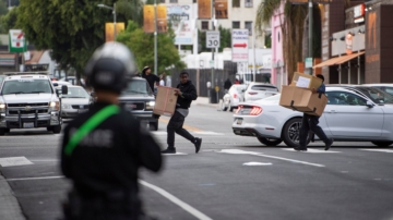 加州提案打击盗卖赃物 警察可罚非法摊贩