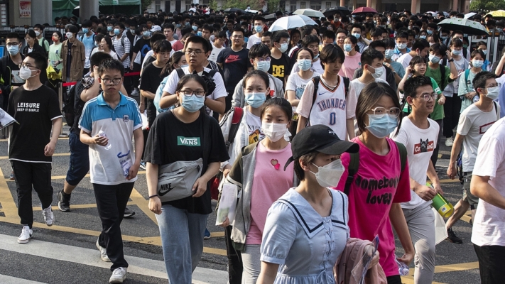 今年中国1342万人报名高考 复读生占三分之一