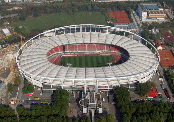STUTTGART, Germany: Aerial view of Stuttgart's Gottlieb-Daimler stadium taken 07 October 2005. The Gottlieb-Daimler stadium is one of the 12 stadia in Germany that will host FIFA Football World Cup Germany 2006. AFP PHOTO DDP/MICHAEL LATZ GERMANY OUT 