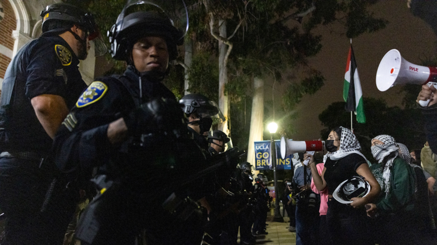 UCLA亲巴抗议周一又爆冲突 约25人被捕