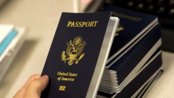 【美国聚焦】美国务院开通在线更新护照 国税局提醒警惕针对老年人的诈骗