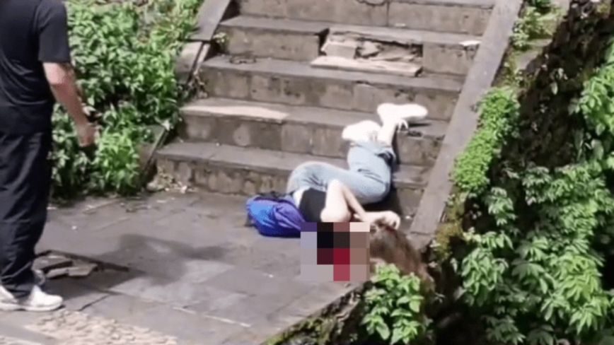 四川景区女游客被落石砸中身亡 惊悚视频曝光