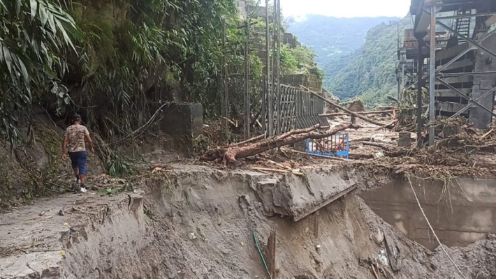 印度東北連日暴雨 多處土石流釀6死逾千遊客受困