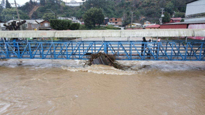 温带气旋挟带豪雨 智利多地洪水泛滥 罕见启动灾难警报