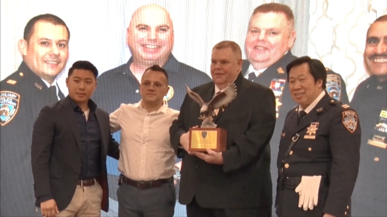 紐約市警慶祝輔警長40年服務紀念典禮