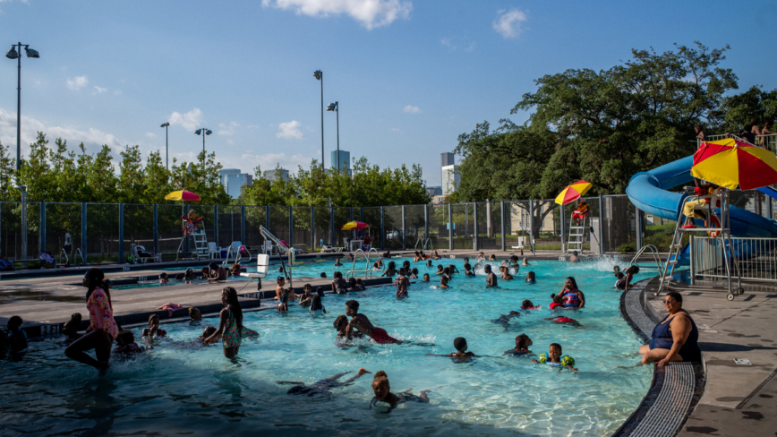休斯顿市提醒民众夏季游泳注意安全