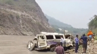 印度北部一輛車墜入峽谷 至少14人死亡