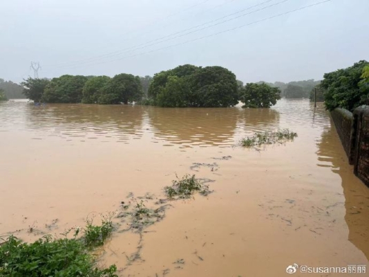 广东梅州洪灾至少5死15失联 水库深夜紧急泄洪（视频）